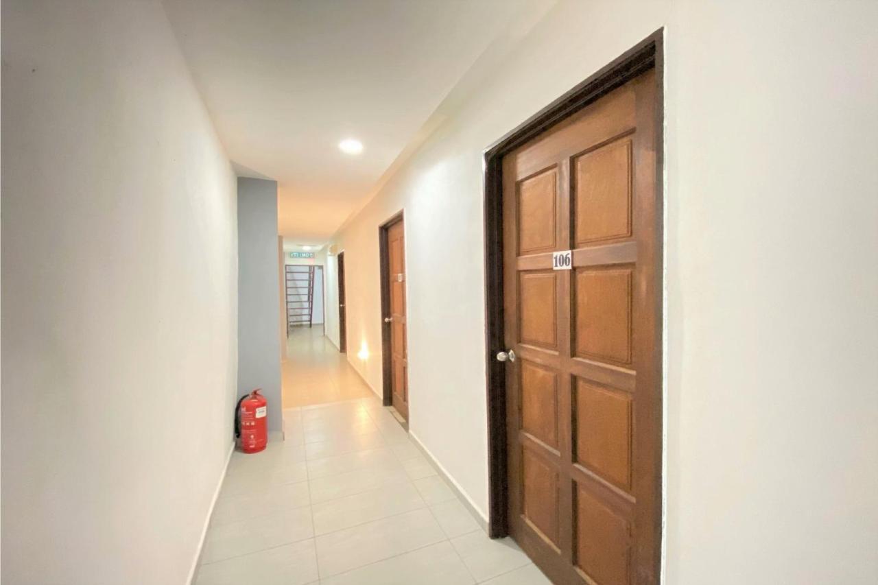 Spot On 90283 Twenty Seven Muntri Hotel Tanjung Bungah  Exterior photo
