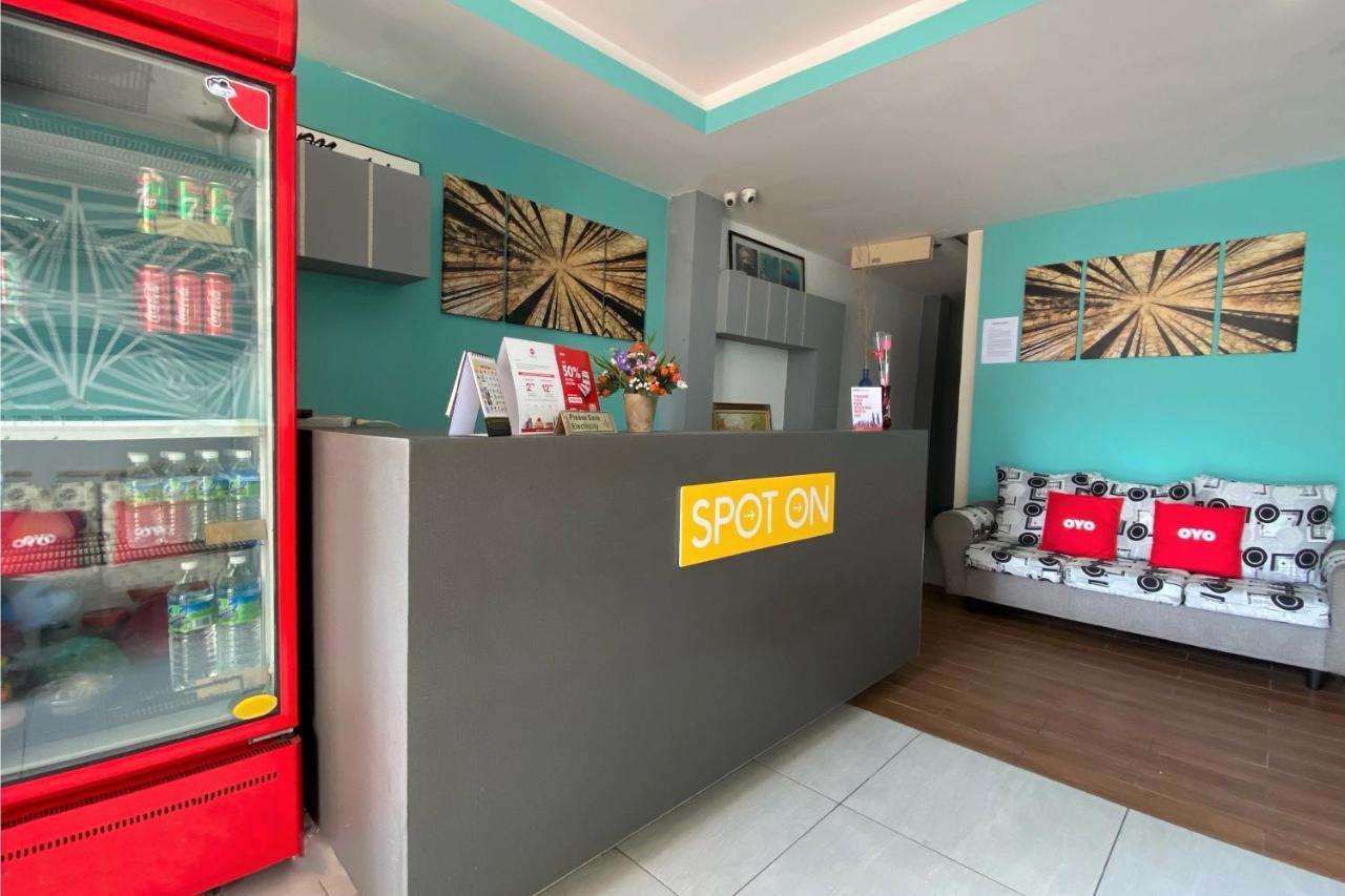 Spot On 90283 Twenty Seven Muntri Hotel Tanjung Bungah  Exterior photo