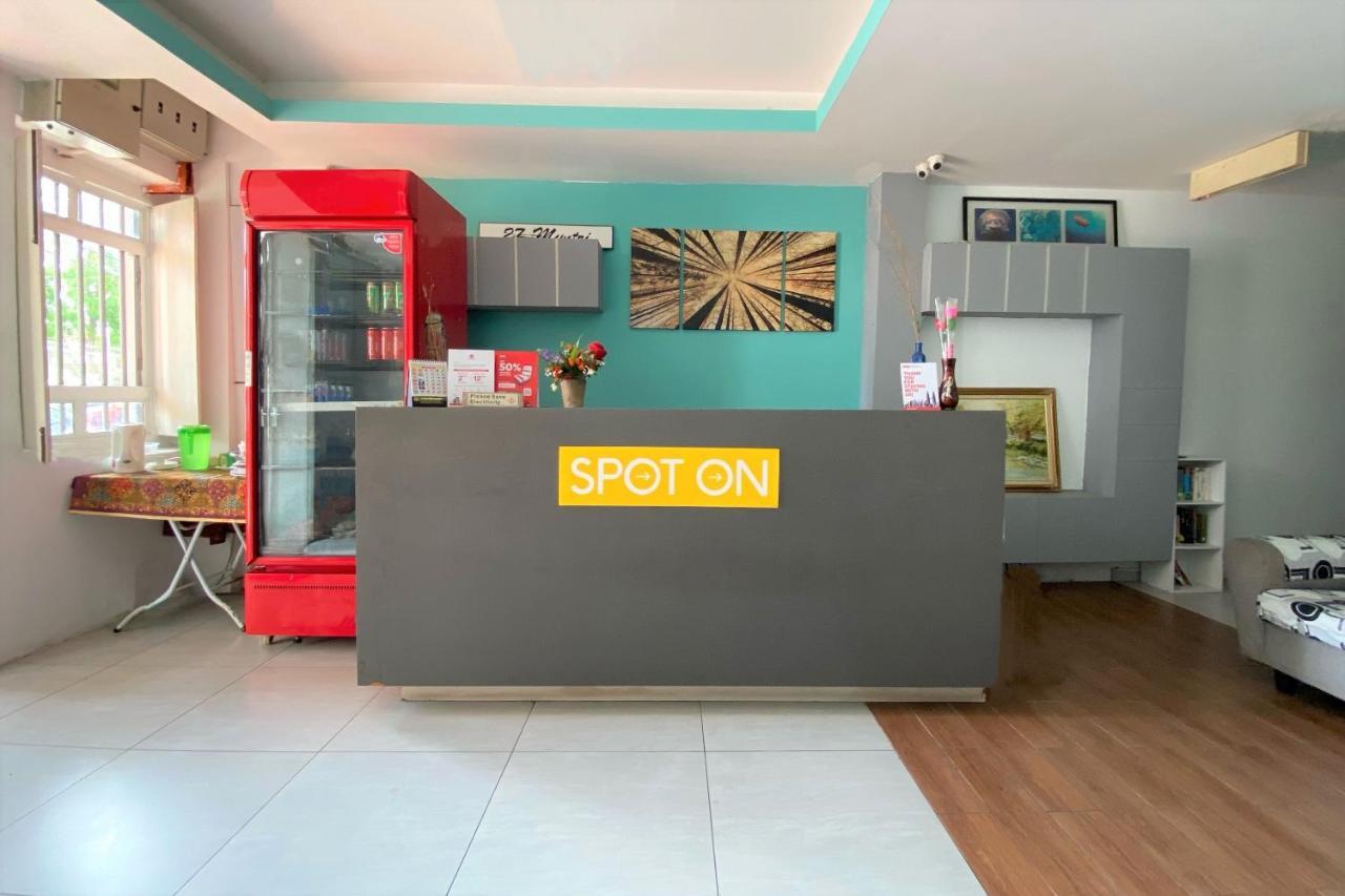 Spot On 90283 Twenty Seven Muntri Hotel Tanjung Bungah  Exterior photo