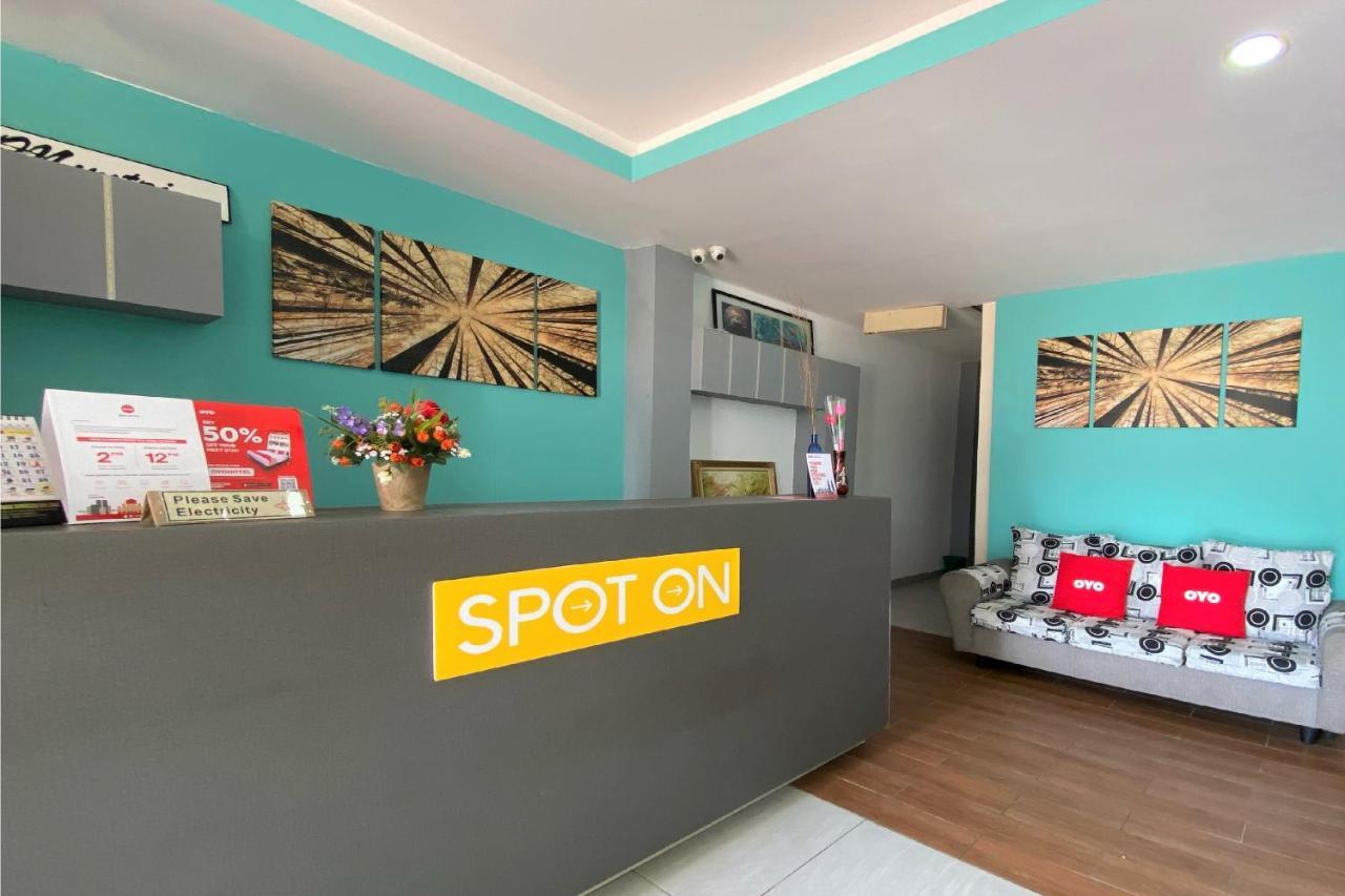 Spot On 90283 Twenty Seven Muntri Hotel Tanjung Bungah  Exterior photo